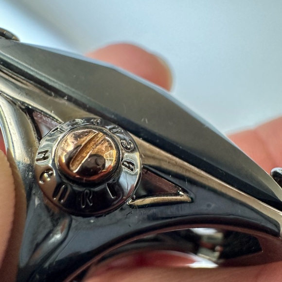 Retired Henri Bendel Statement Ring - Picture 6 of 9